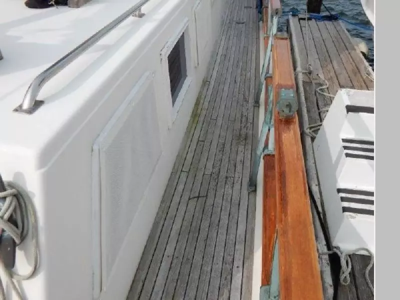 1985 Grand Banks Classic