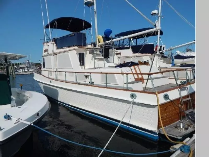 1985 Grand Banks Classic