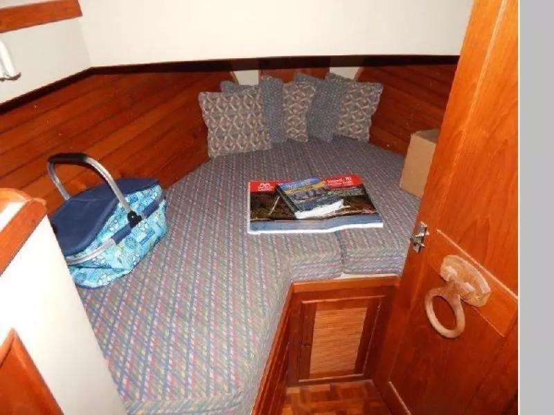 1985 Grand Banks Classic