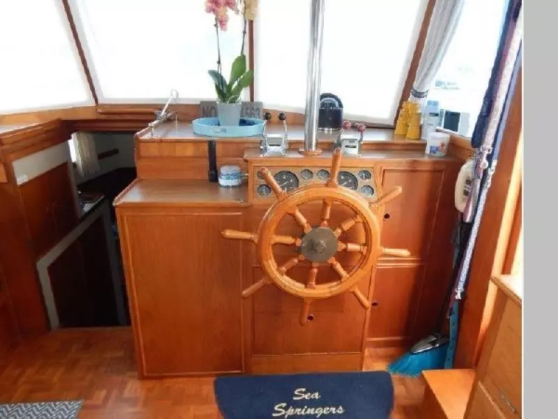 1985 Grand Banks Classic