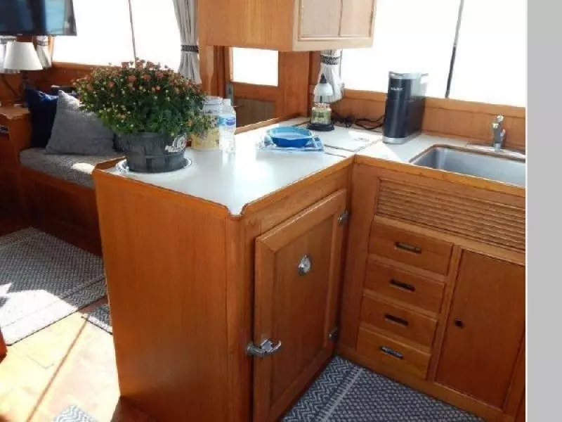 1985 Grand Banks Classic