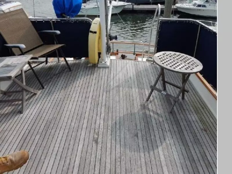 1985 Grand Banks Classic