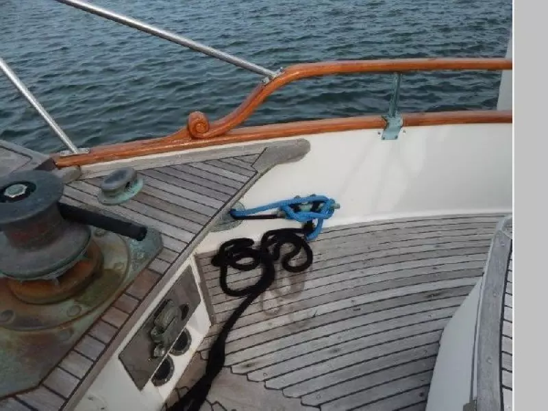 1985 Grand Banks Classic