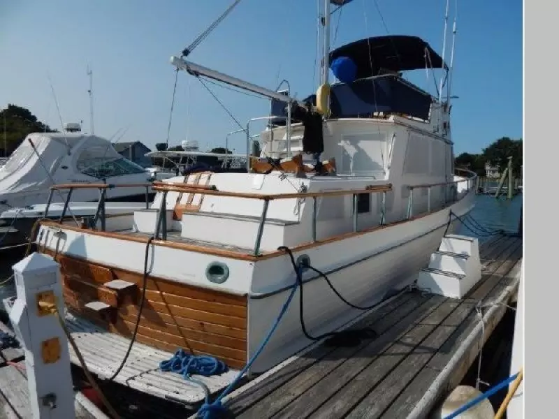 1985 Grand Banks Classic