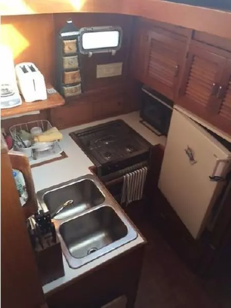 1987 Hershine Sundeck Trawler