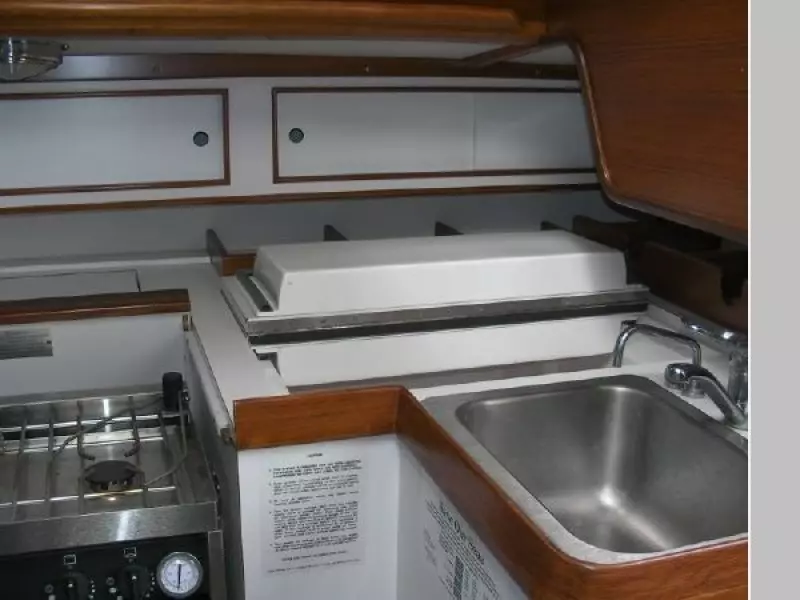 1999 Alerion Express 38 Yawl