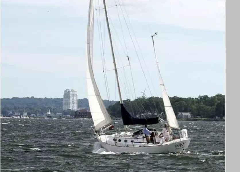 1999 Alerion Express 38 Yawl