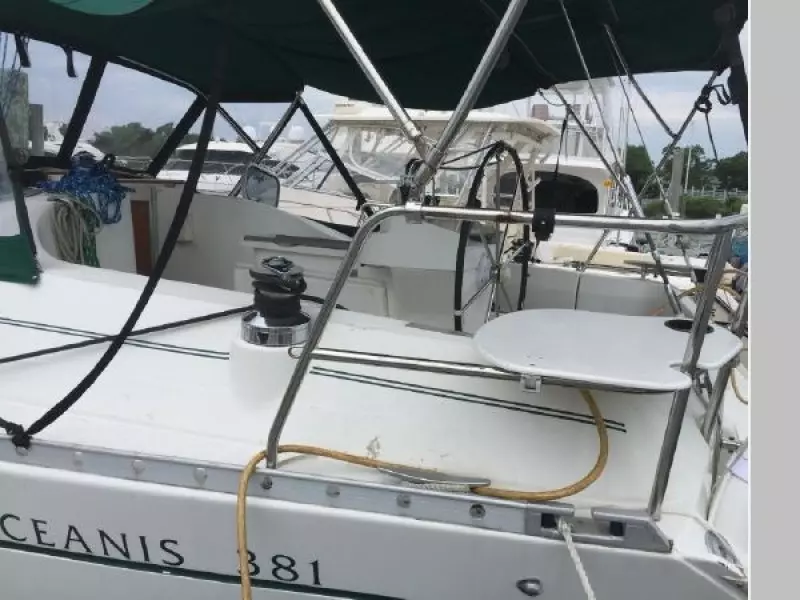 1999 Beneteau Oceanis 381