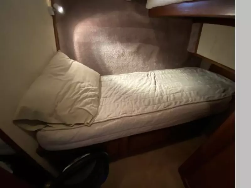 1990 Egg Harbor Golden Egg