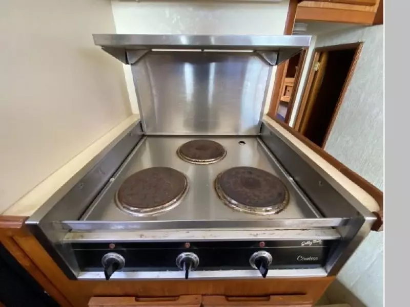 1990 Egg Harbor Golden Egg