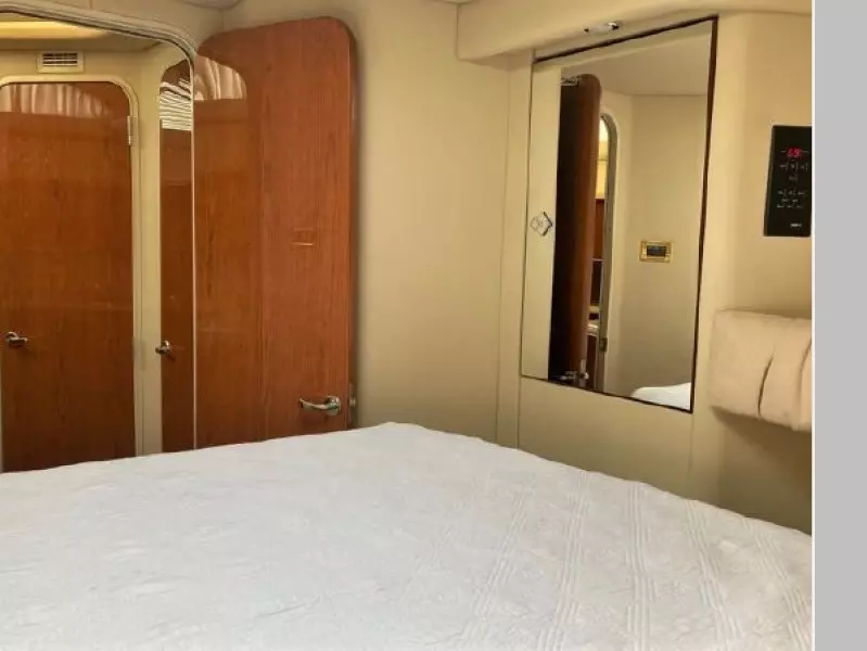2000 Sea Ray 380 Aft Cabin