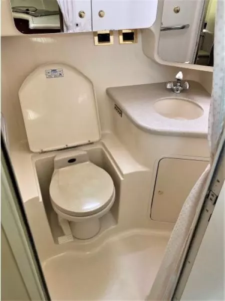 2000 Sea Ray 380 Aft Cabin