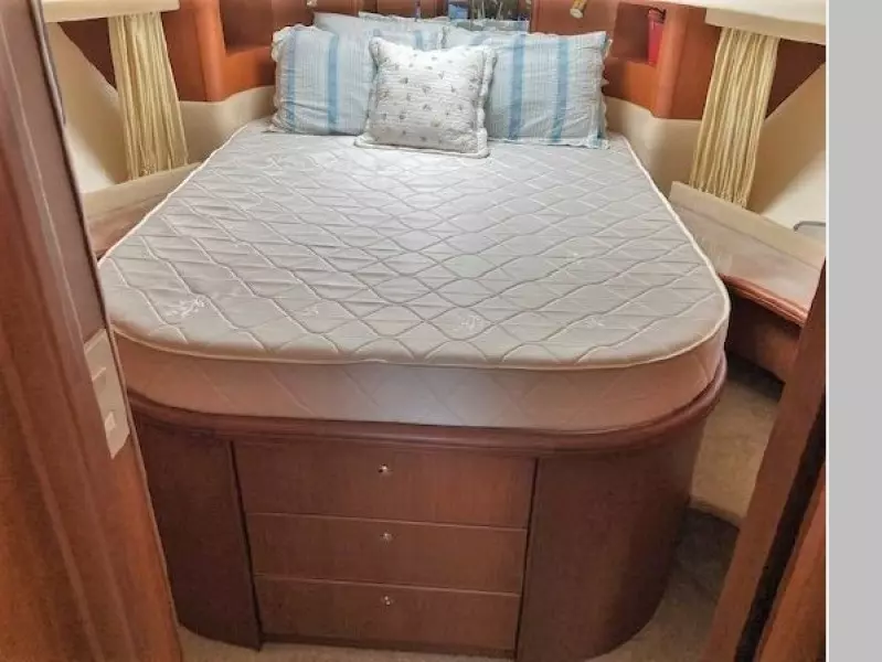 2005 Silverton 38 Sport Bridge