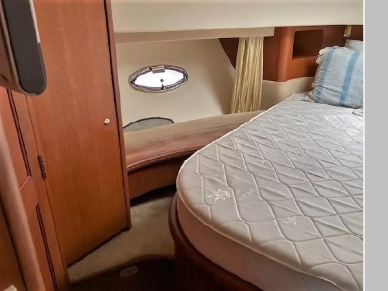 2005 Silverton 38 Sport Bridge