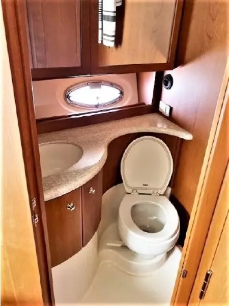 2005 Silverton 38 Sport Bridge