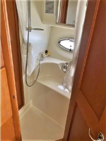 2005 Silverton 38 Sport Bridge