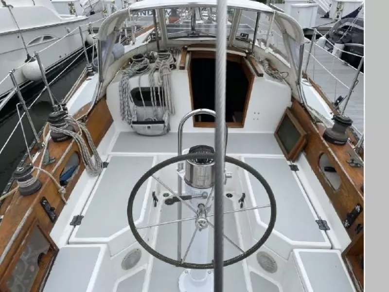 2001 Cape Dory Robinhood 36