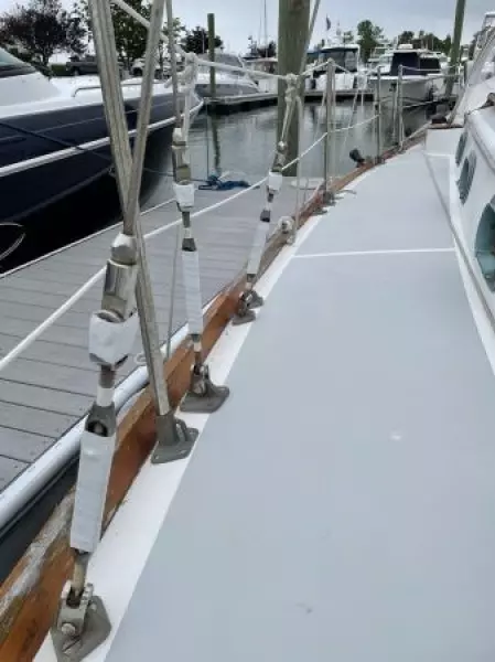 2001 Cape Dory Robinhood 36