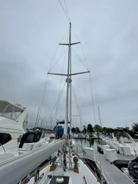 2001 Cape Dory Robinhood 36