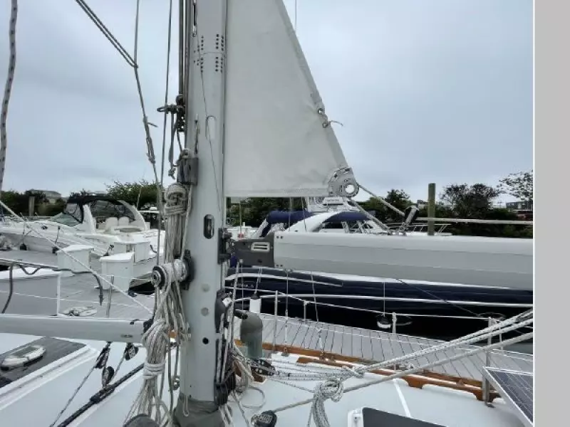 2001 Cape Dory Robinhood 36