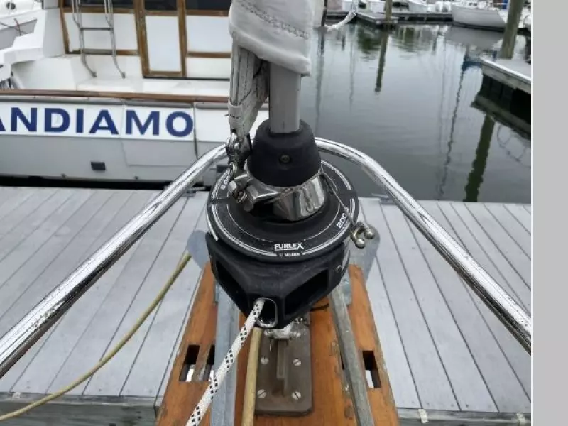 2001 Cape Dory Robinhood 36