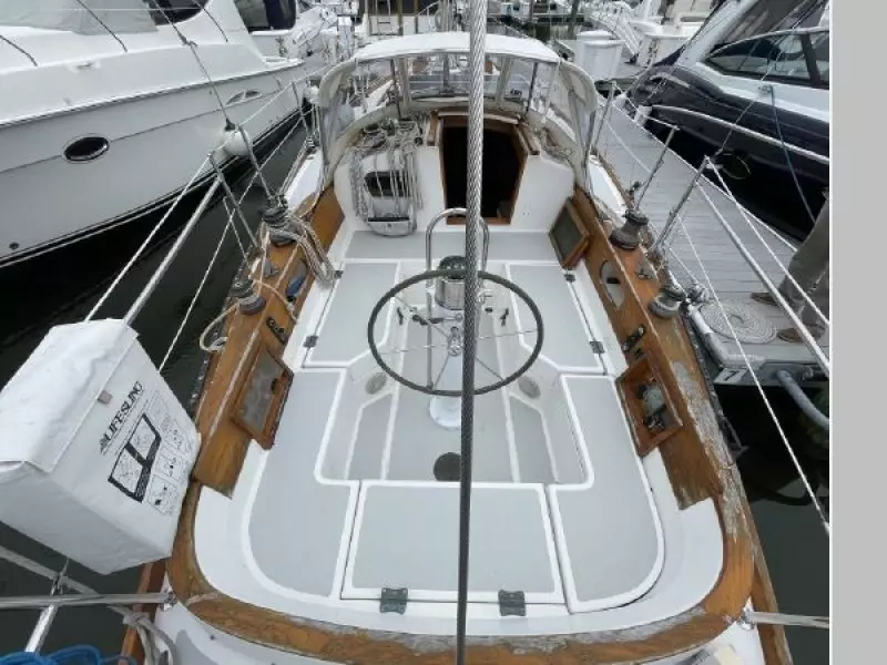 2001 Cape Dory Robinhood 36