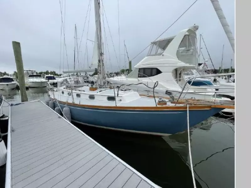 2001 Cape Dory Robinhood 36