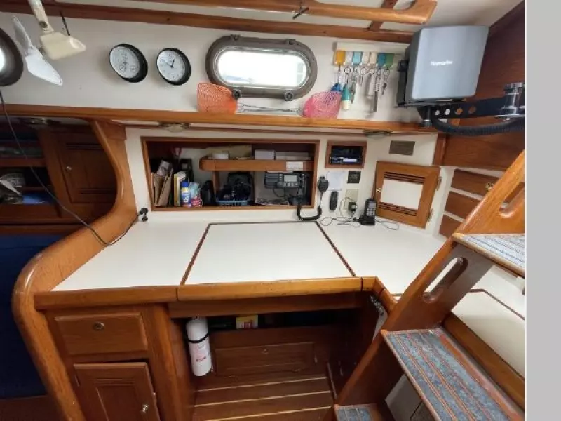 2001 Cape Dory Robinhood 36