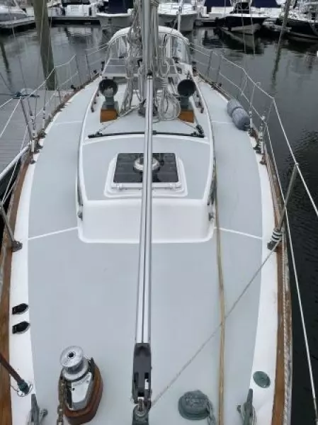 2001 Cape Dory Robinhood 36