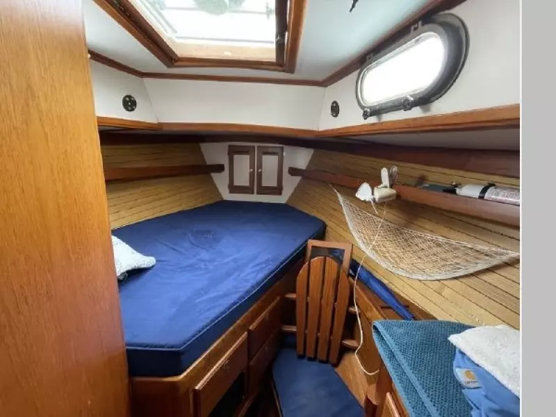 2001 Cape Dory Robinhood 36