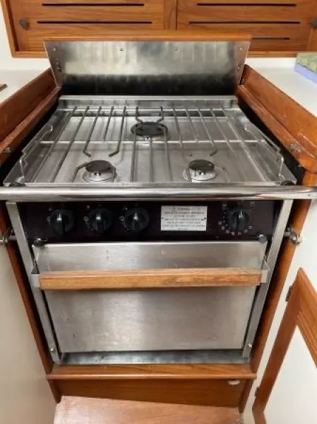 2001 Cape Dory Robinhood 36