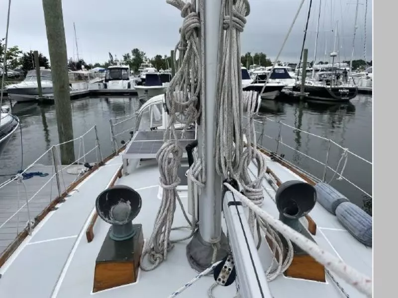 2001 Cape Dory Robinhood 36