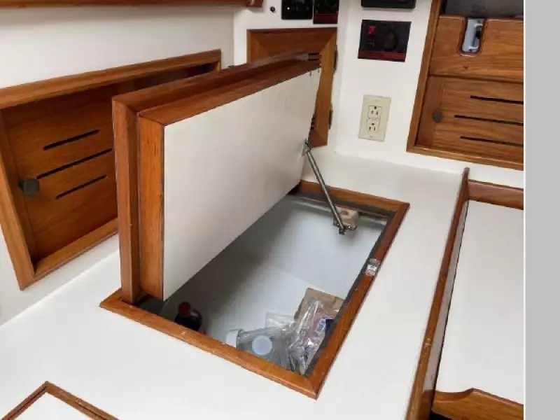 2001 Cape Dory Robinhood 36