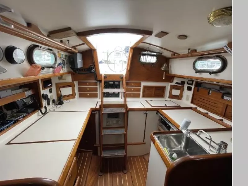 2001 Cape Dory Robinhood 36