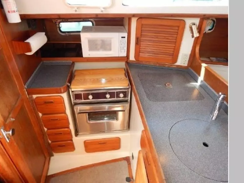 1987 Irwin Citation 35