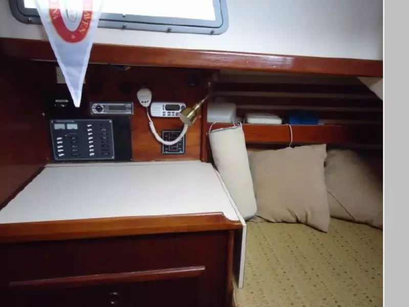 1980 Hinterhoeller Niagara 35