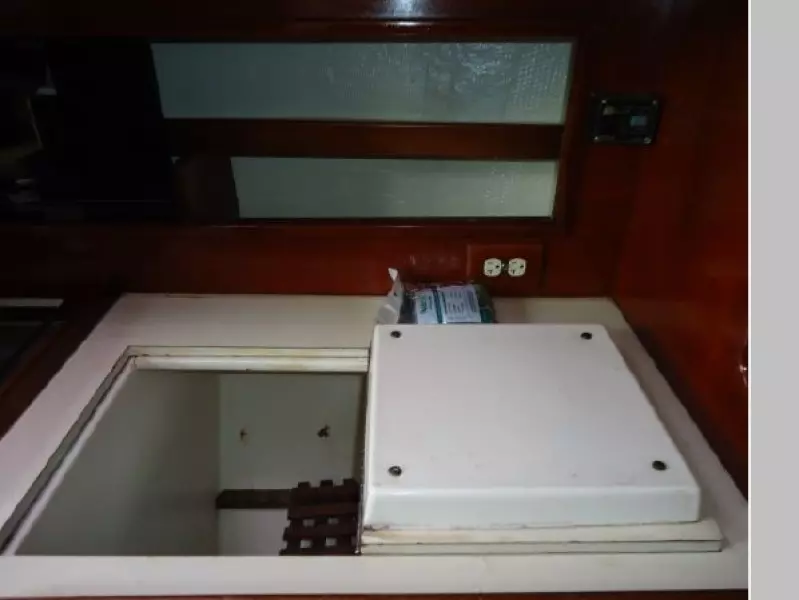 1980 Hinterhoeller Niagara 35