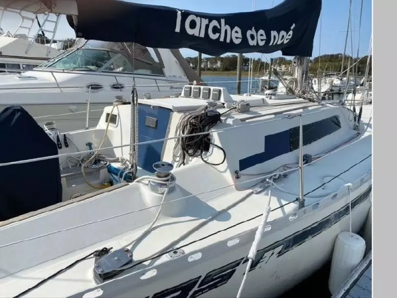 1982 Beneteau First 32.5
