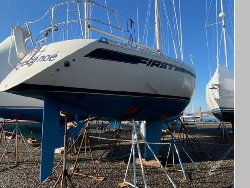 1982 Beneteau First 32.5