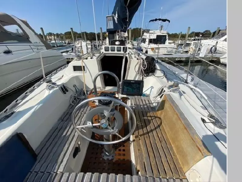 1982 Beneteau First 32.5