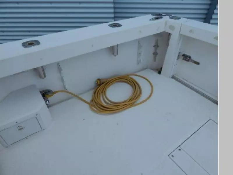 2001 Cabo 31 Express