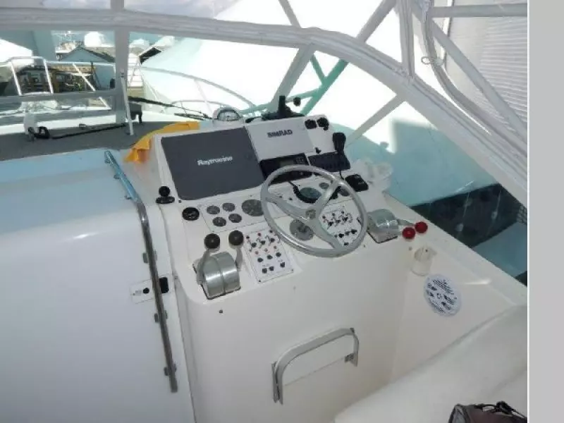 2001 Cabo 31 Express