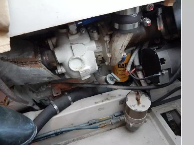 2001 Cabo 31 Express