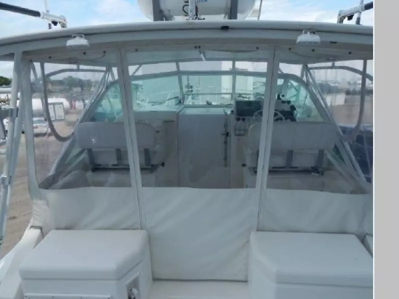 2001 Cabo 31 Express