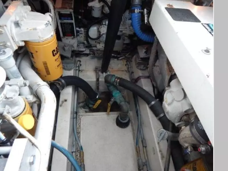 2001 Cabo 31 Express