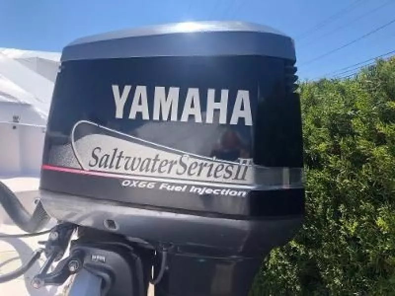 2001 Grady-White 247 Advance