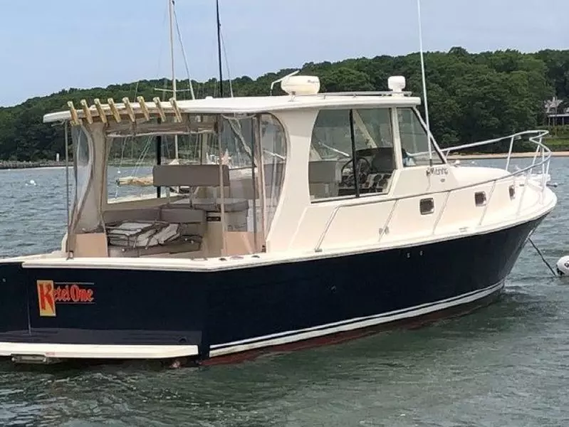 2006 Mainship Pilot 34 Factory Hardtop