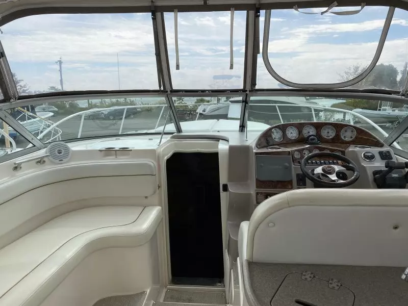 2006 Rinker 320 Express Cruiser