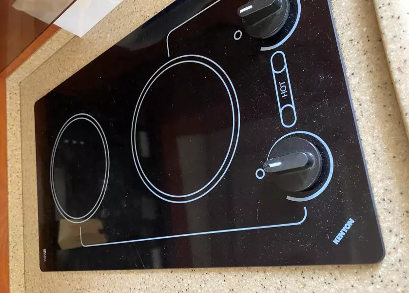 2006 Rinker 320 Express Cruiser