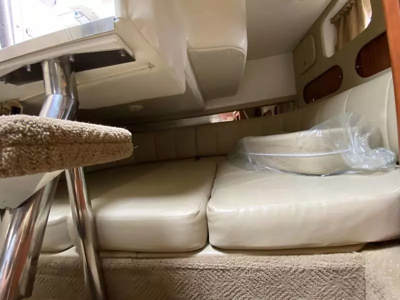 2006 Rinker 320 Express Cruiser